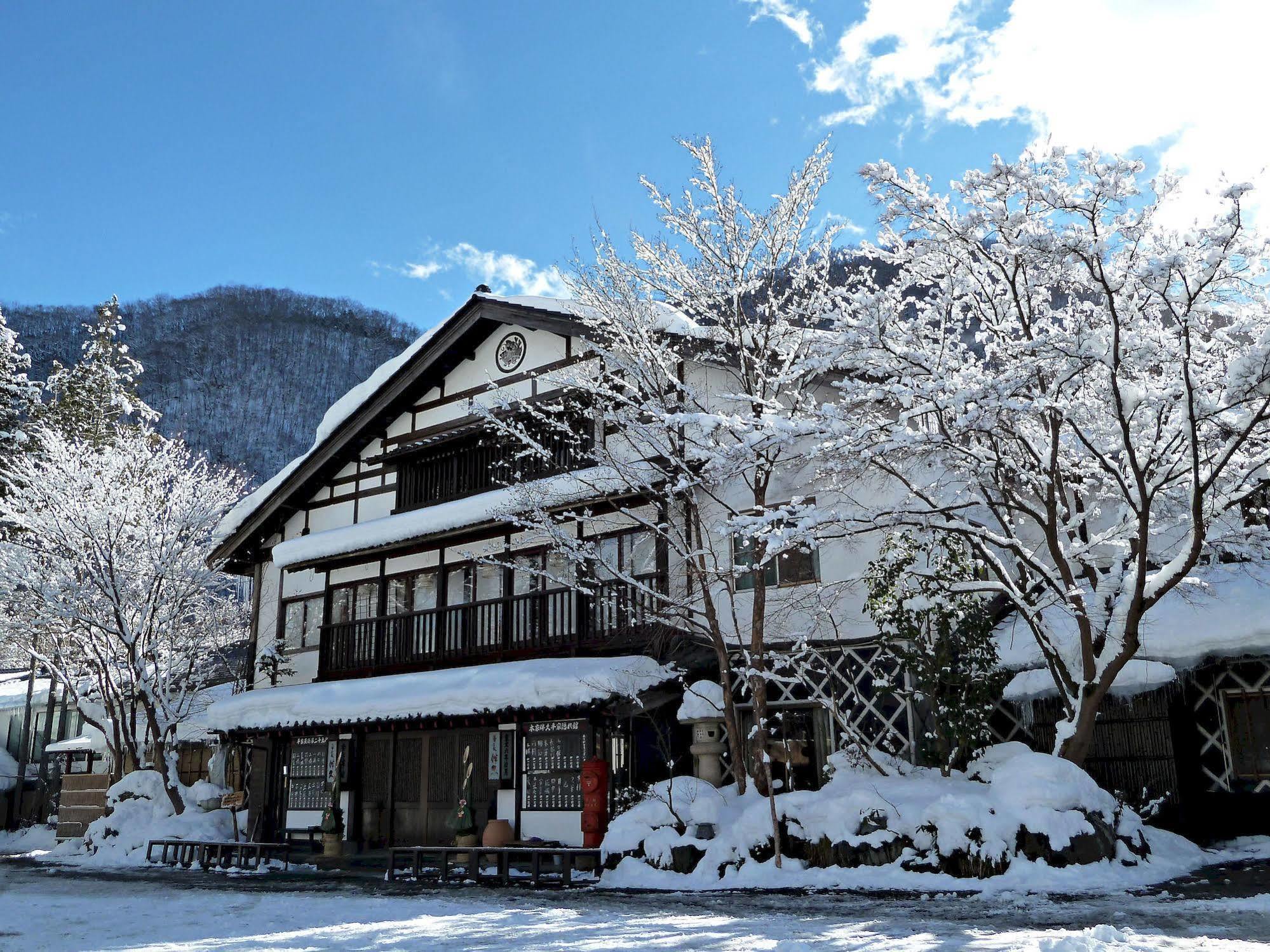 Hotel Honke Bankyu Nikko Exterior foto